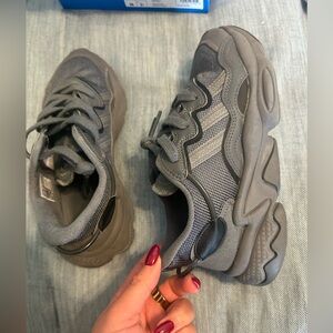 adidas Ozweego J 'Triple Grey' junior sneakers